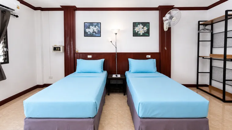 Deluxe Twins room with two single beds